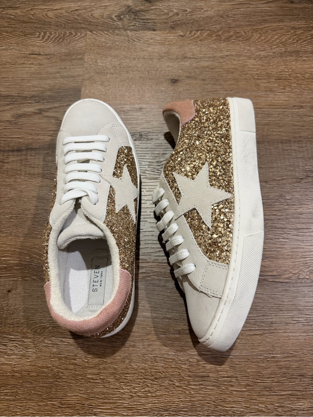 Steven New York Rubie Gold Glitter Star Sneakers Women’s 8.5 New - Picture 5 of 11